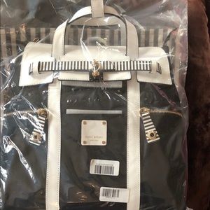 Henri Bendel NWT Iconic Jetsetter Large Size